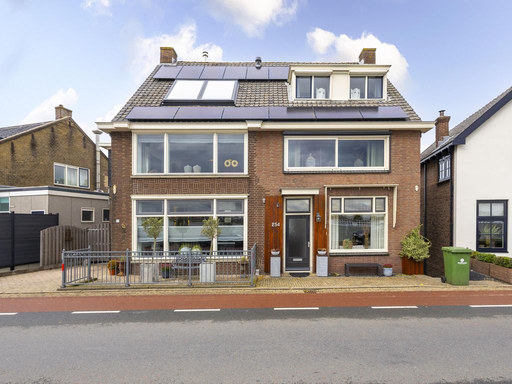 Rivierdijk 255, HARDINXVELD-GIESSENDAM