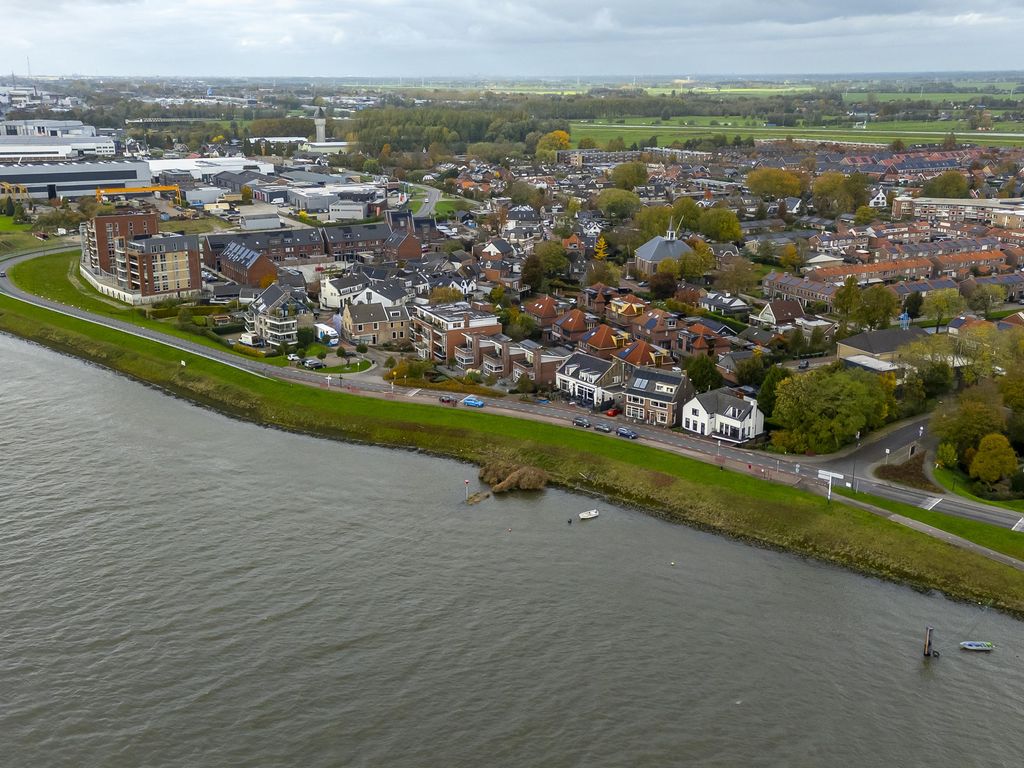 Rivierdijk 255, HARDINXVELD-GIESSENDAM