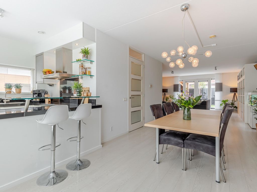 Troelstrastraat 69, HARDINXVELD-GIESSENDAM