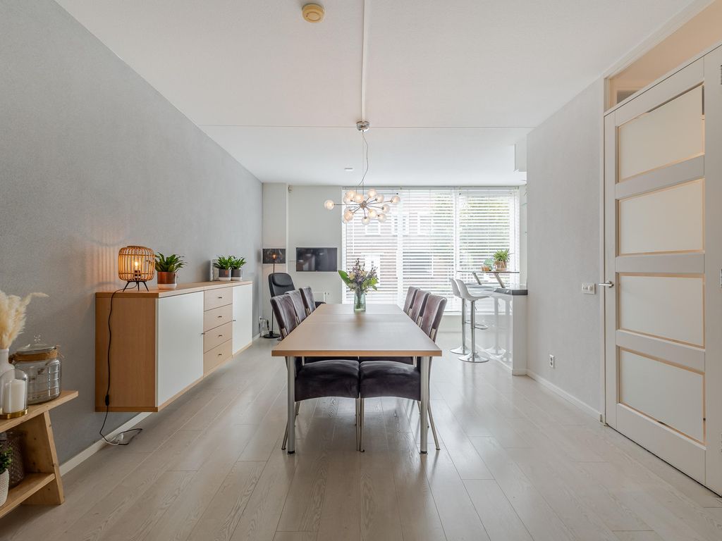 Troelstrastraat 69, HARDINXVELD-GIESSENDAM