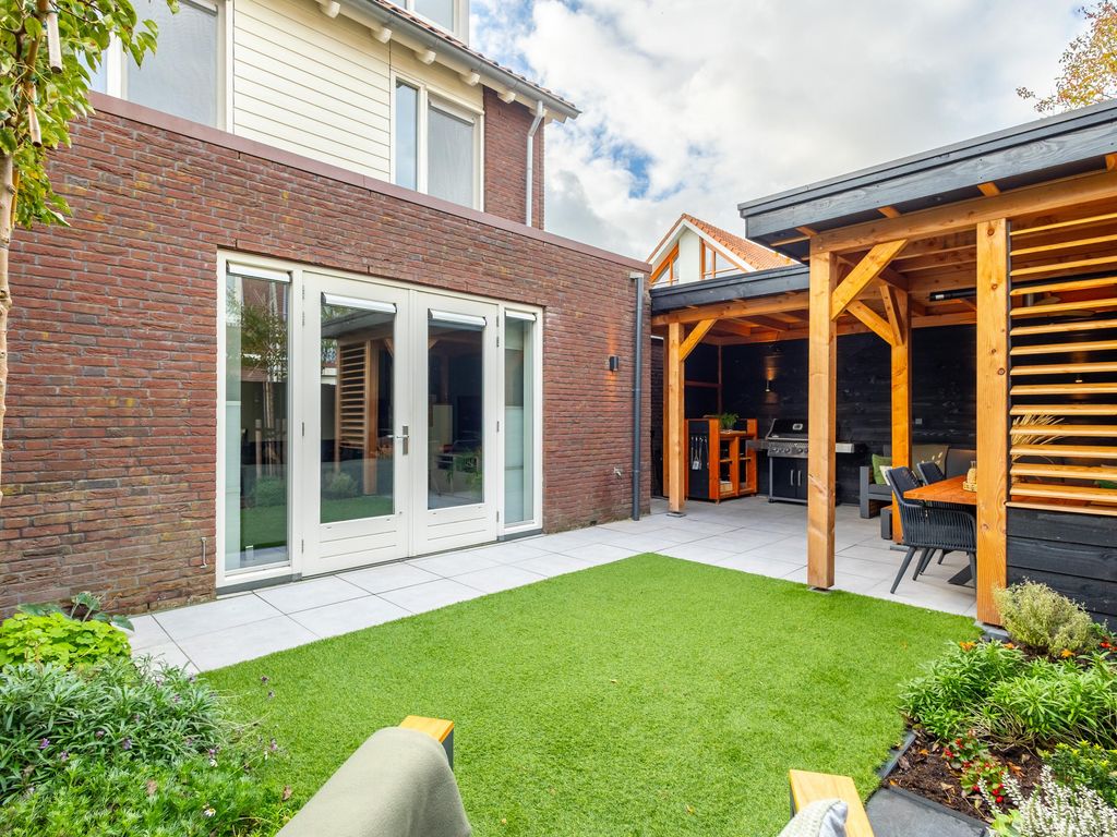 Troelstrastraat 69, HARDINXVELD-GIESSENDAM