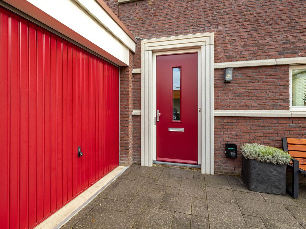 Troelstrastraat 69, HARDINXVELD-GIESSENDAM