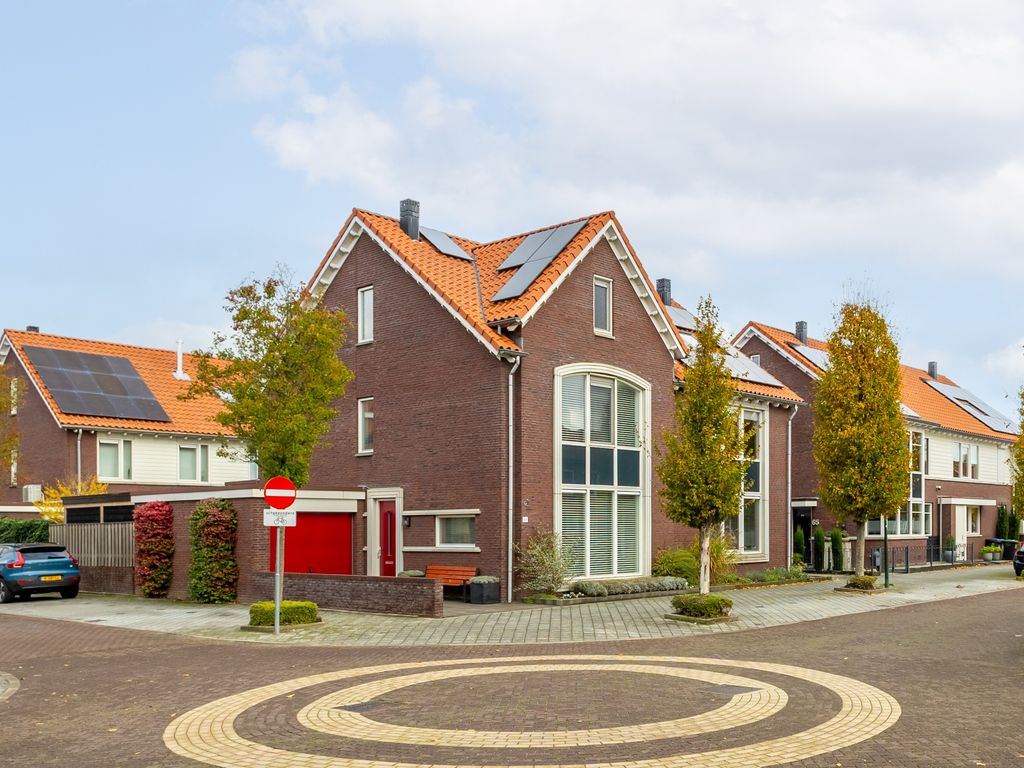 Troelstrastraat 69, HARDINXVELD-GIESSENDAM