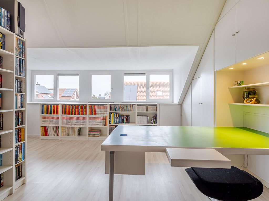 Troelstrastraat 69, HARDINXVELD-GIESSENDAM