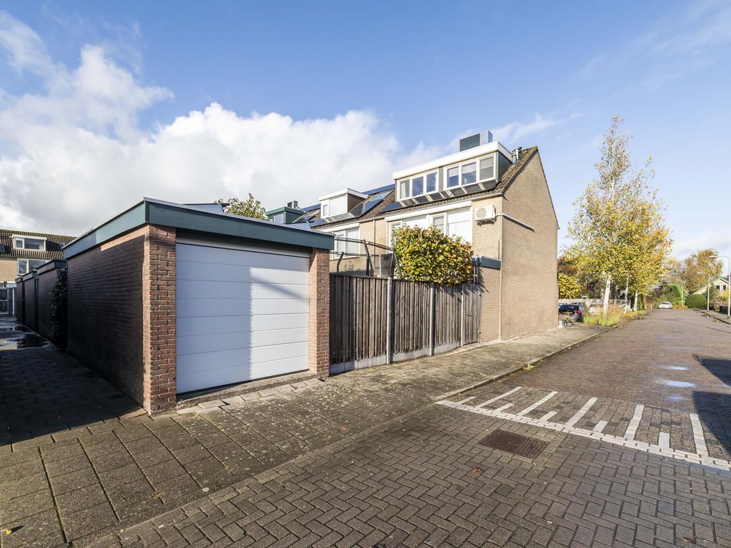 van Marlotstraat 68, GIESSENBURG