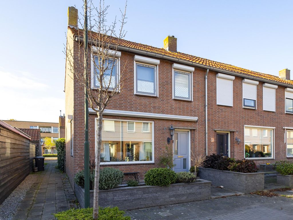 Van Ruysdaelstraat 2, Hardinxveld-Giessendam