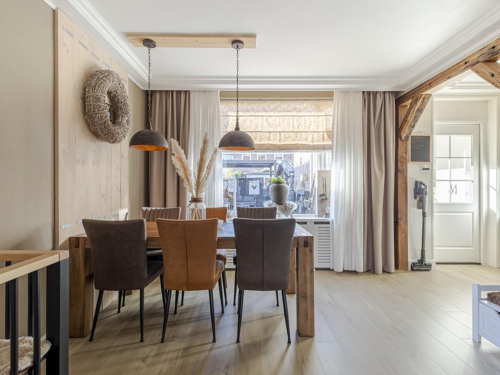 Van Ruysdaelstraat 2, Hardinxveld-Giessendam