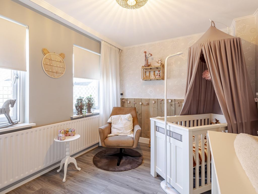 Van Ruysdaelstraat 2, Hardinxveld-Giessendam