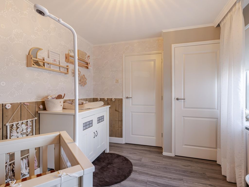 Van Ruysdaelstraat 2, Hardinxveld-Giessendam