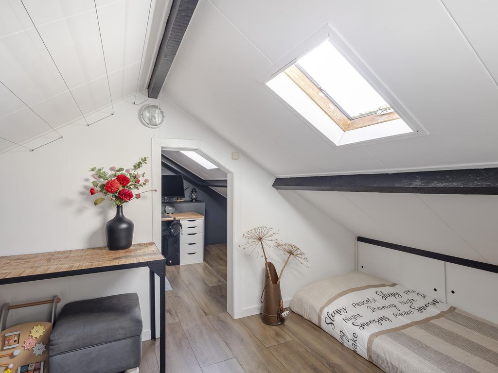 Van Ruysdaelstraat 2, Hardinxveld-Giessendam