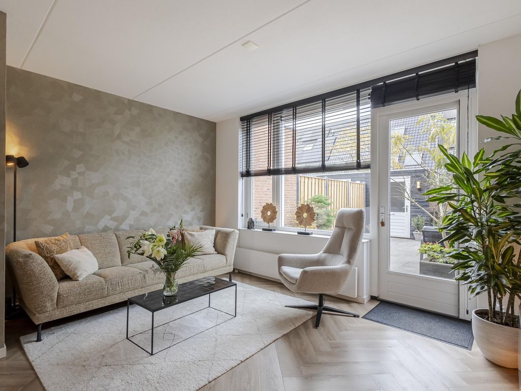 Troelstrastraat 15, HARDINXVELD-GIESSENDAM