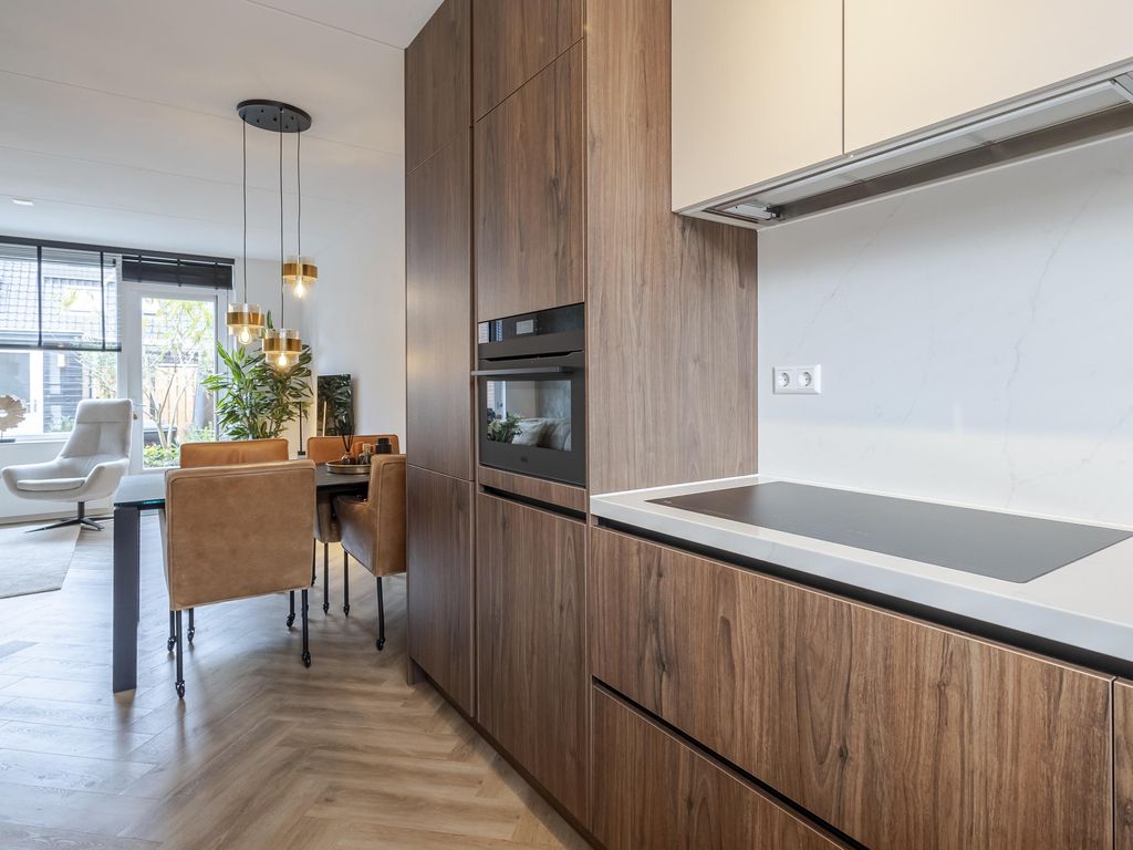 Troelstrastraat 15, HARDINXVELD-GIESSENDAM