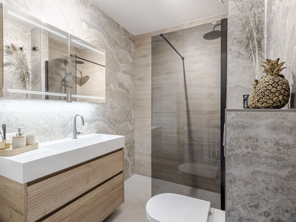 Troelstrastraat 15, HARDINXVELD-GIESSENDAM