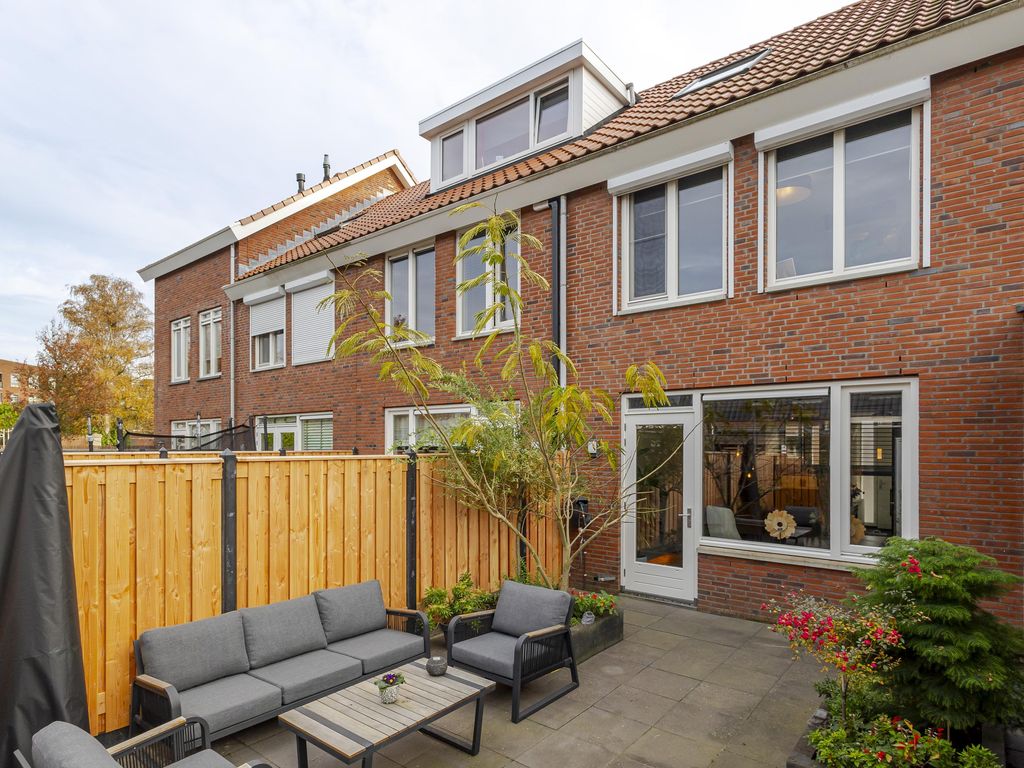 Troelstrastraat 15, HARDINXVELD-GIESSENDAM