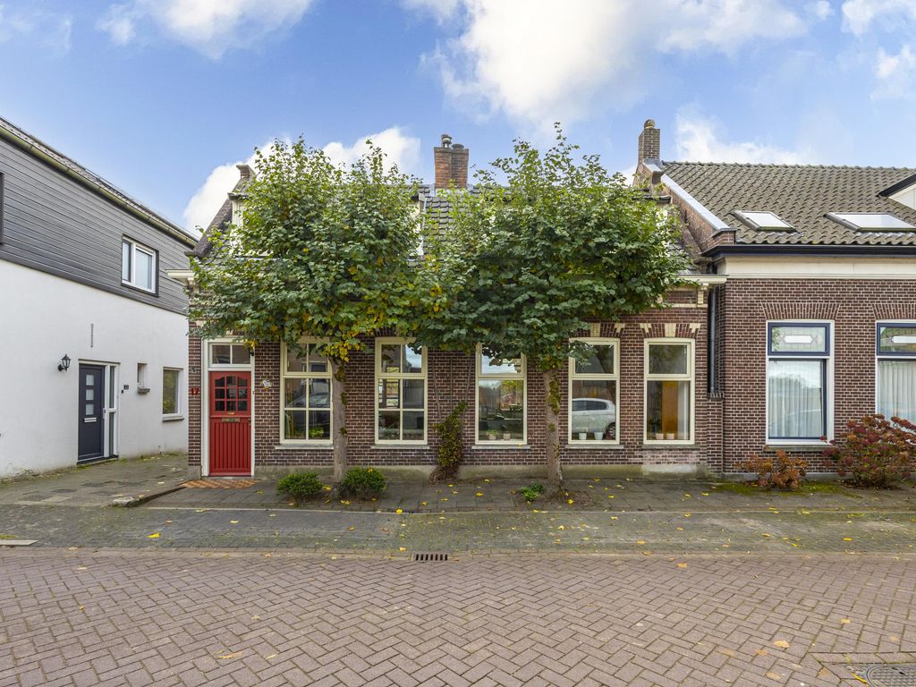 Peulenstraat-zuid 17, HARDINXVELD-GIESSENDAM