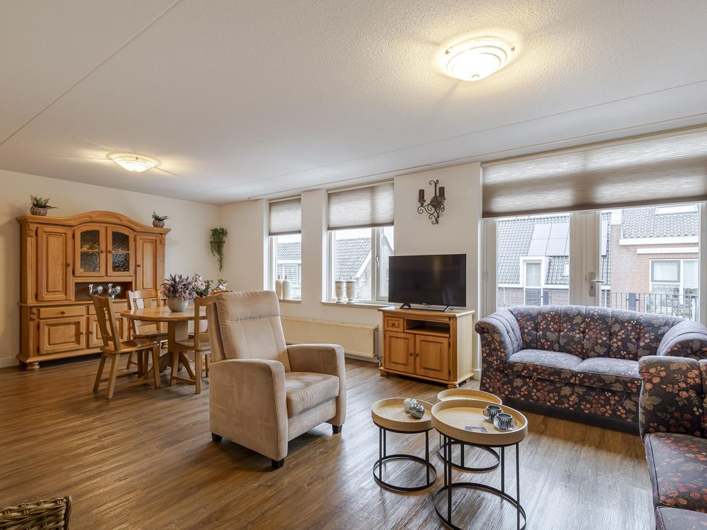 Lijnbaanplein 4, GIESSENBURG