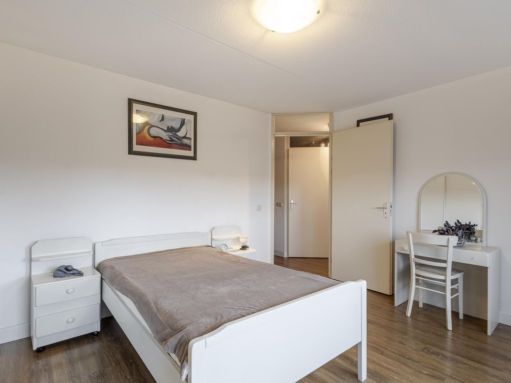 Lijnbaanplein 4, GIESSENBURG