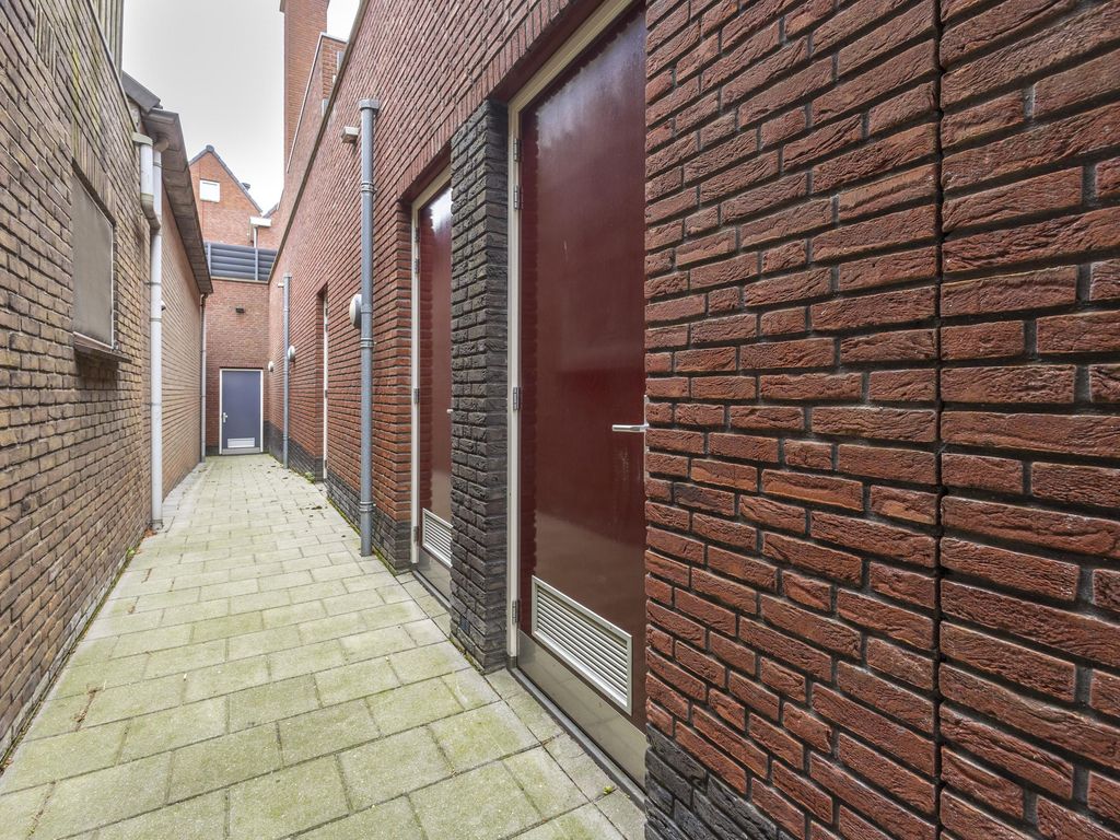 Lindenstraat 6g, Bleskensgraaf ca