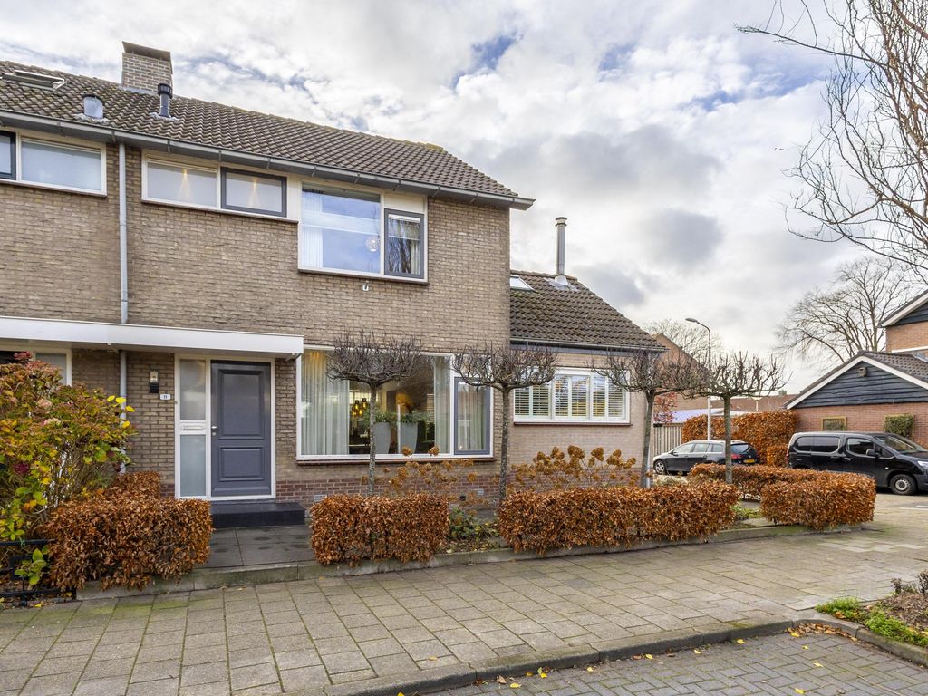 Waalstraat 11, SLIEDRECHT