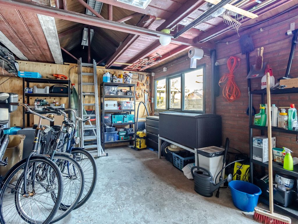 Weteringstraat 11, HARDINXVELD-GIESSENDAM