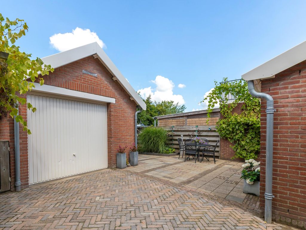 Weteringstraat 11, HARDINXVELD-GIESSENDAM