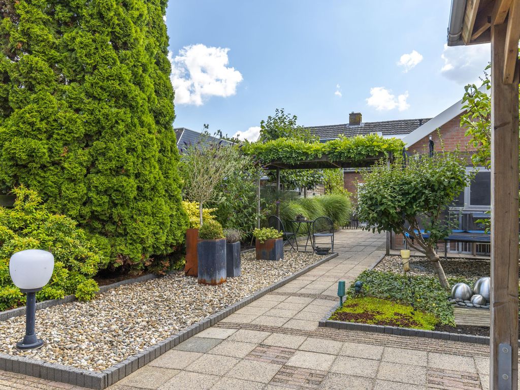 Weteringstraat 11, HARDINXVELD-GIESSENDAM