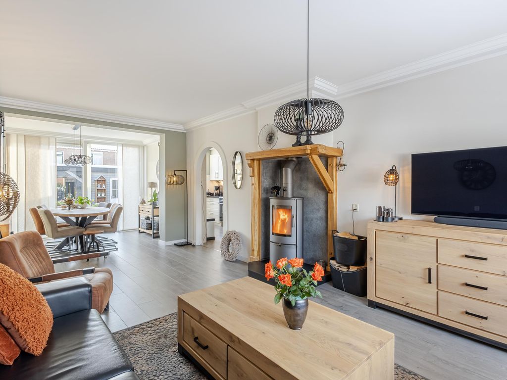 Paulus Potterstraat 16, HARDINXVELD-GIESSENDAM