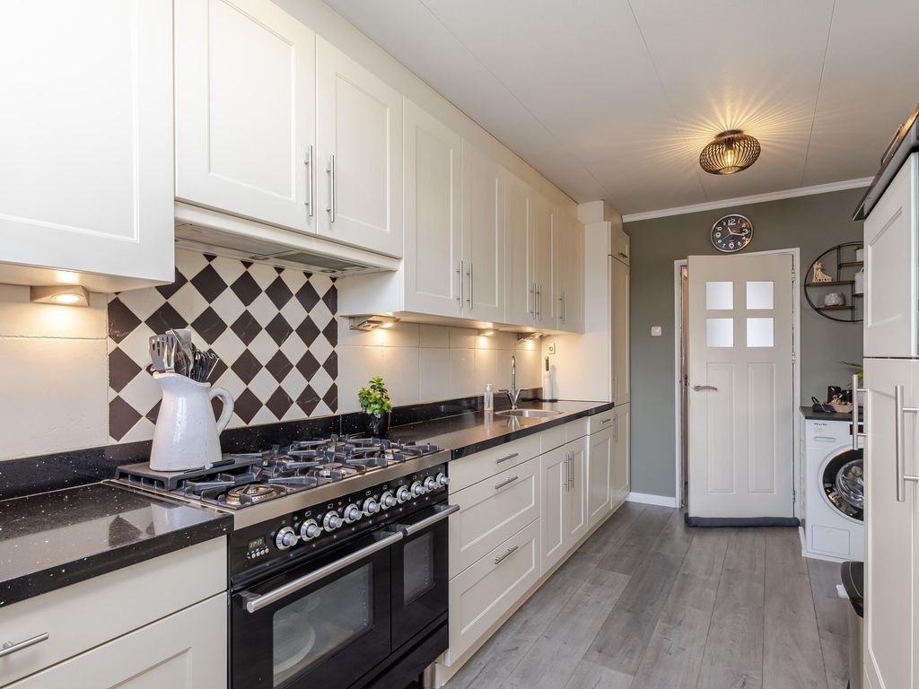 Paulus Potterstraat 16, HARDINXVELD-GIESSENDAM