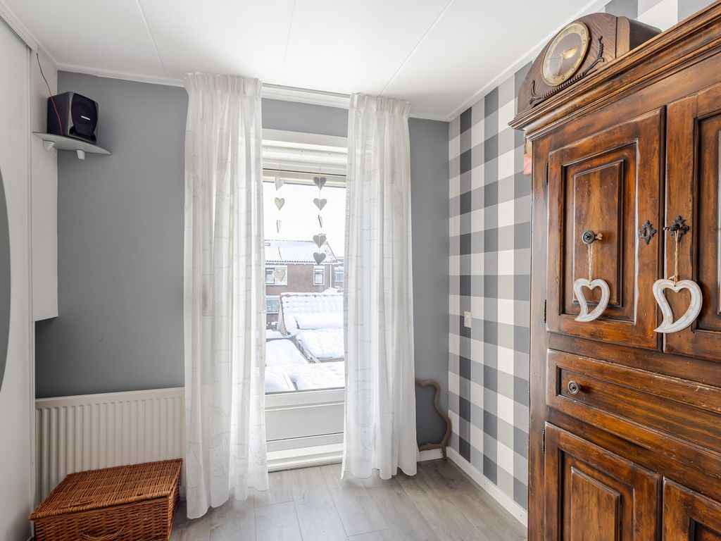 Paulus Potterstraat 16, HARDINXVELD-GIESSENDAM