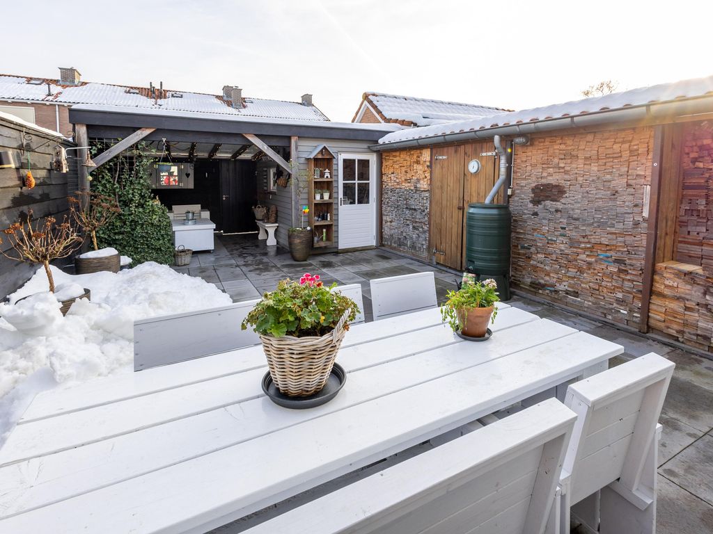 Paulus Potterstraat 16, HARDINXVELD-GIESSENDAM