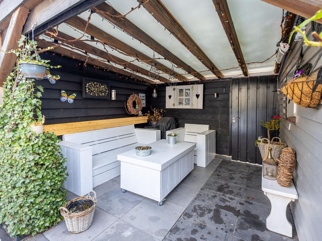 Paulus Potterstraat 16, HARDINXVELD-GIESSENDAM