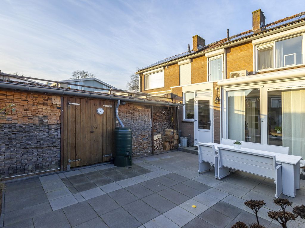 Paulus Potterstraat 16, HARDINXVELD-GIESSENDAM