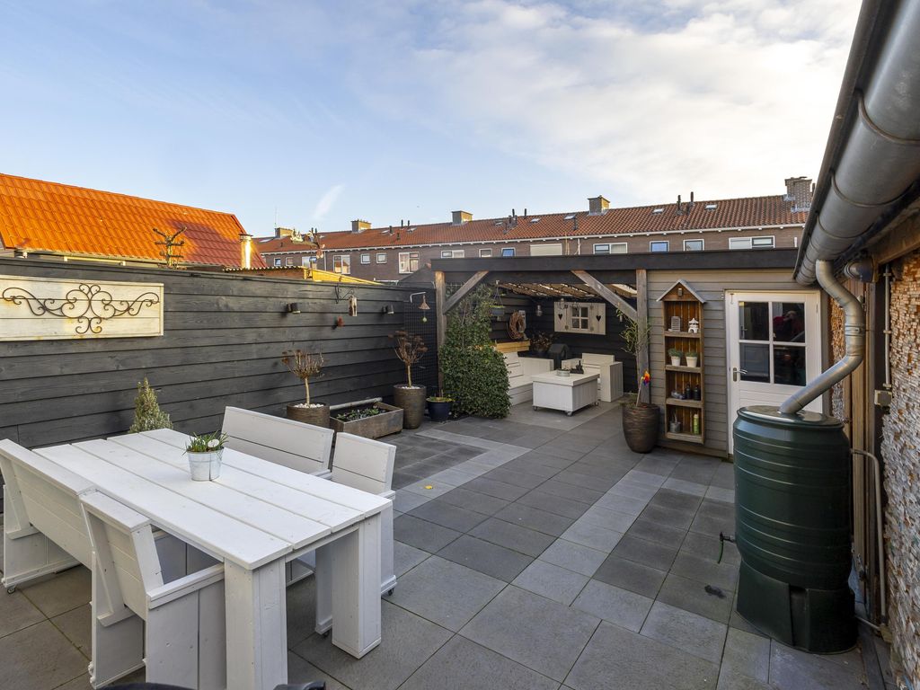 Paulus Potterstraat 16, HARDINXVELD-GIESSENDAM