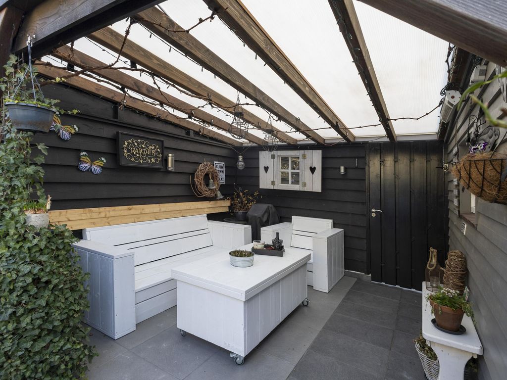 Paulus Potterstraat 16, HARDINXVELD-GIESSENDAM