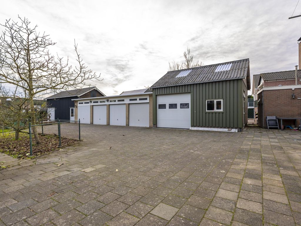 Buitendams 415, HARDINXVELD-GIESSENDAM