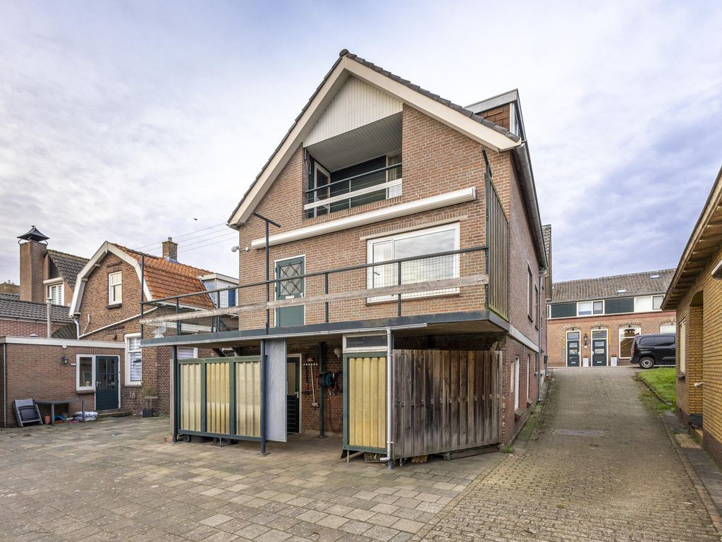 Buitendams 415, HARDINXVELD-GIESSENDAM