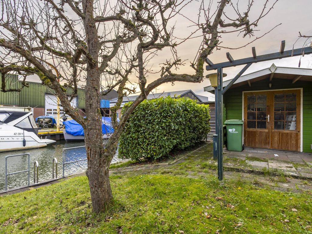 Buitendams 415, HARDINXVELD-GIESSENDAM