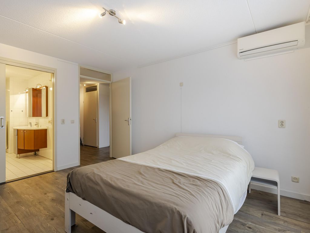 Koningin Wilhelminalaan 101, HARDINXVELD-GIESSENDAM