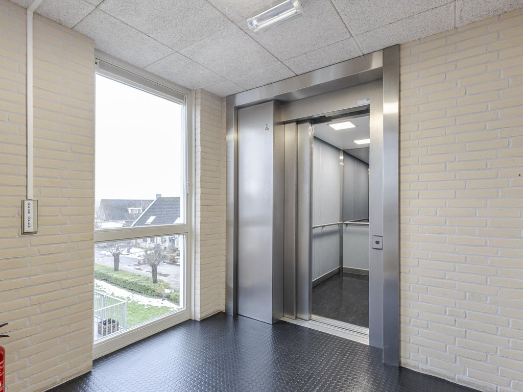 Koningin Wilhelminalaan 101, HARDINXVELD-GIESSENDAM