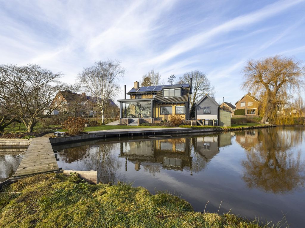 Muisbroekseweg 24, GIESSENBURG