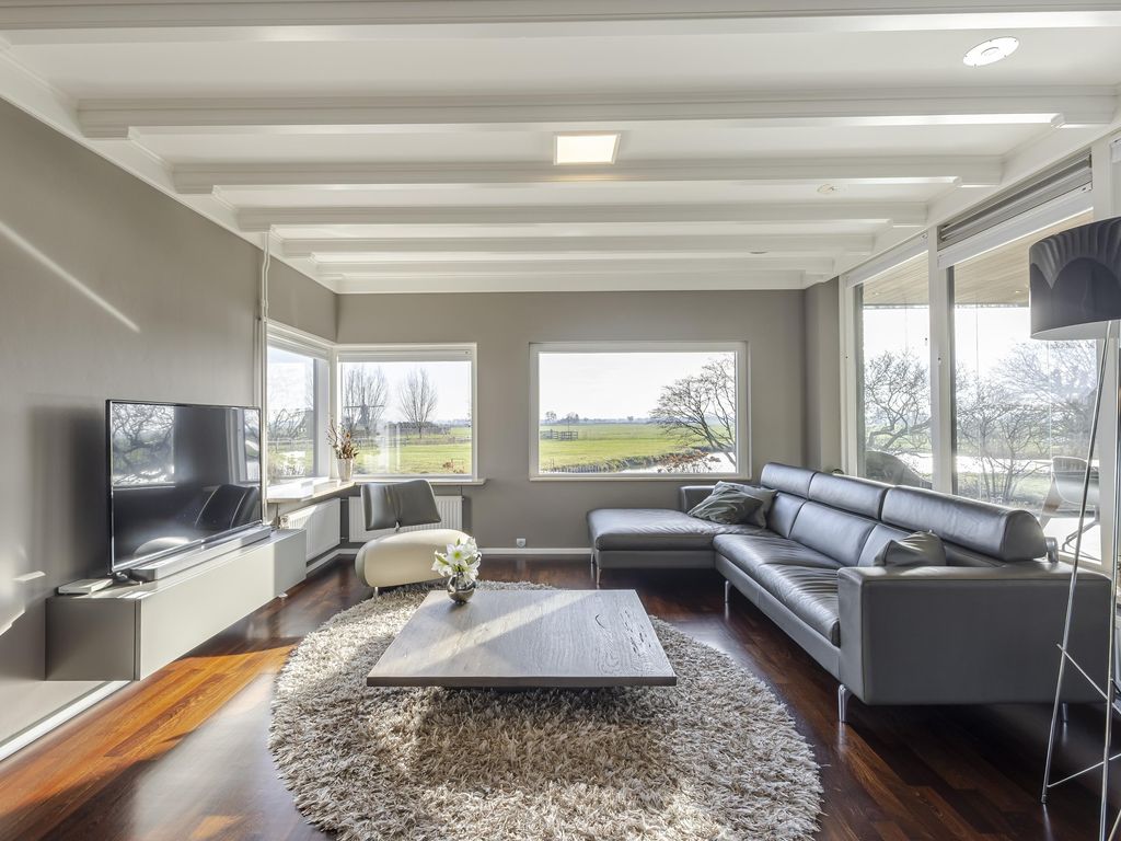 Muisbroekseweg 24, GIESSENBURG