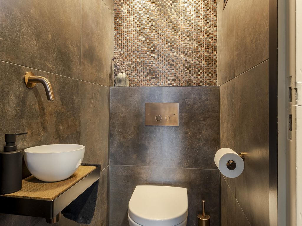 Muisbroekseweg 24, GIESSENBURG