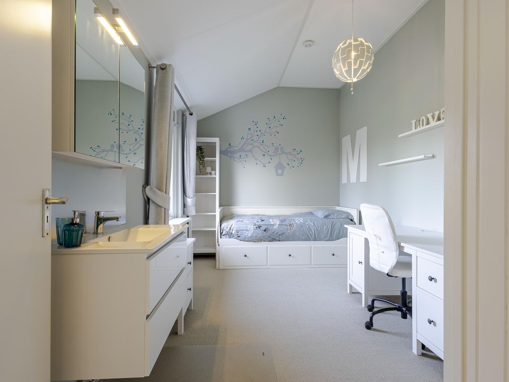 Muisbroekseweg 24, GIESSENBURG