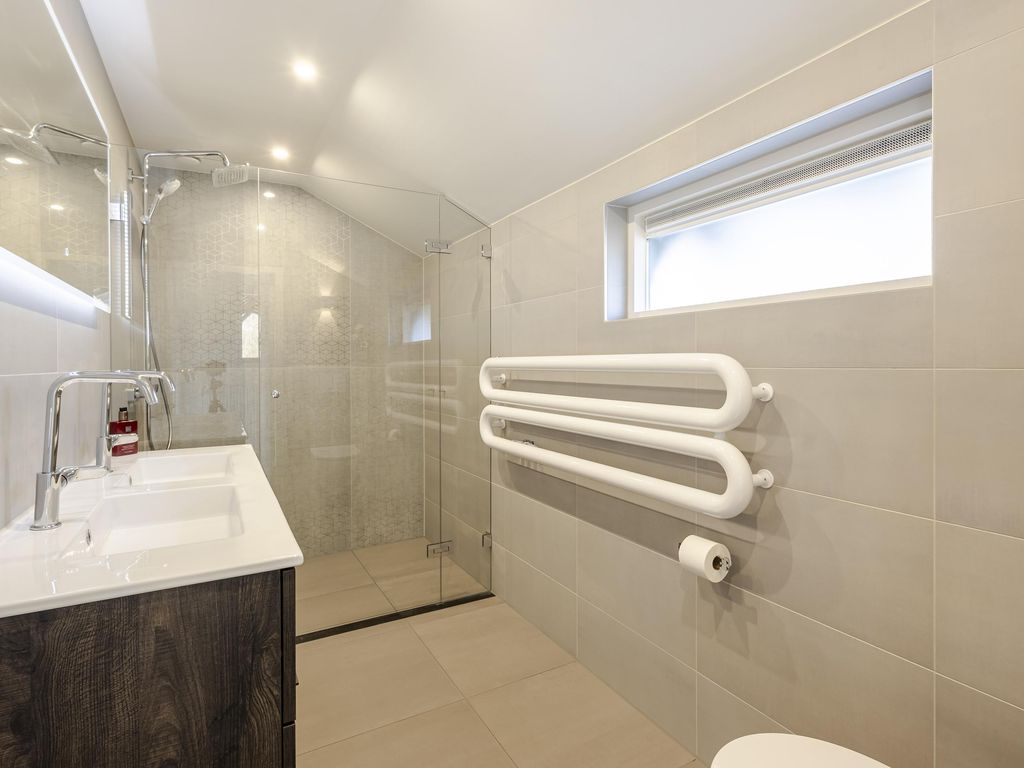 Muisbroekseweg 24, GIESSENBURG