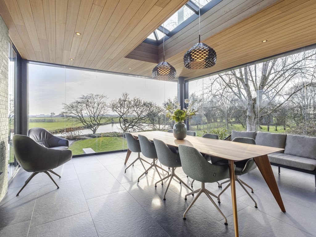 Muisbroekseweg 24, GIESSENBURG