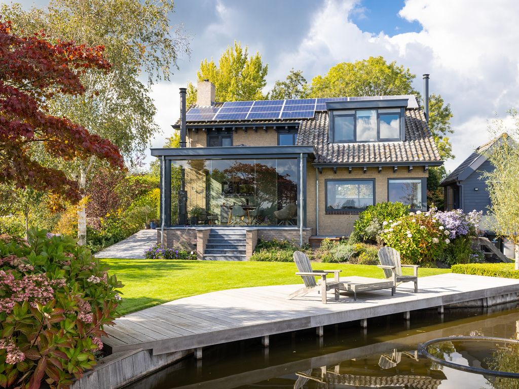 Muisbroekseweg 24, GIESSENBURG