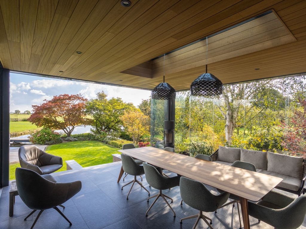 Muisbroekseweg 24, GIESSENBURG