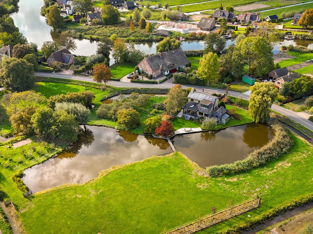 Muisbroekseweg 24, GIESSENBURG