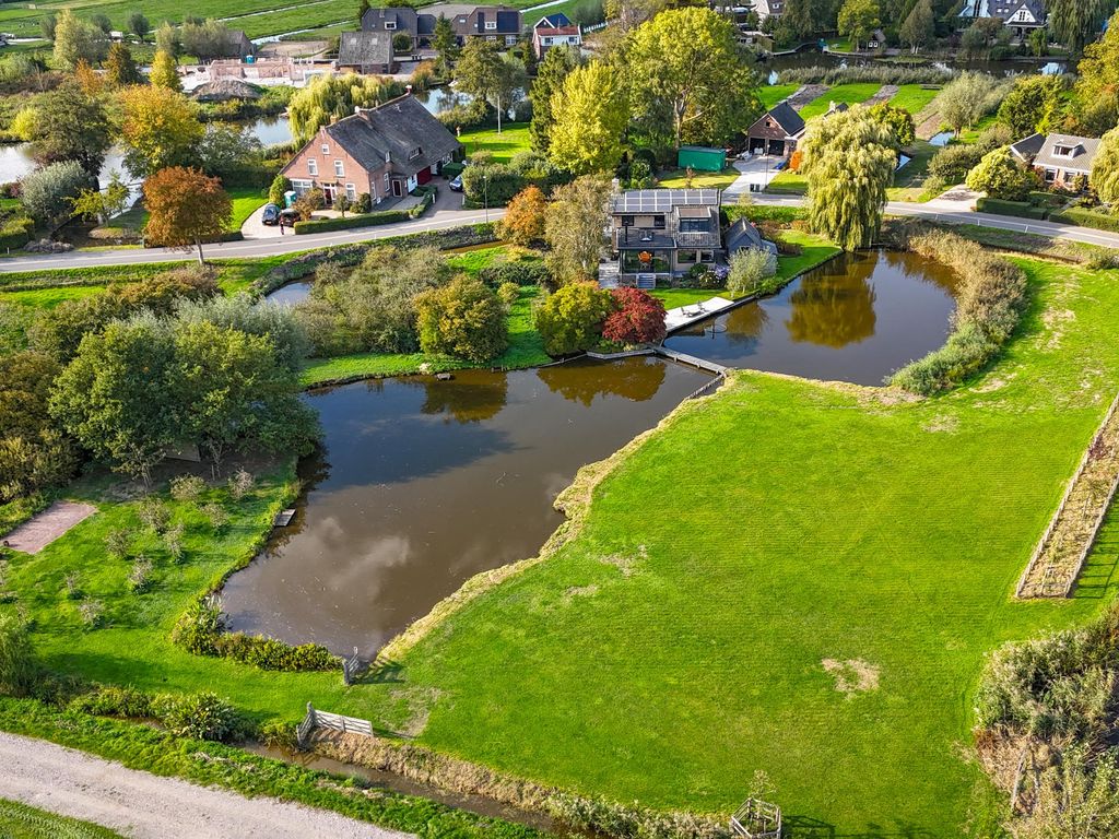 Muisbroekseweg 24, GIESSENBURG