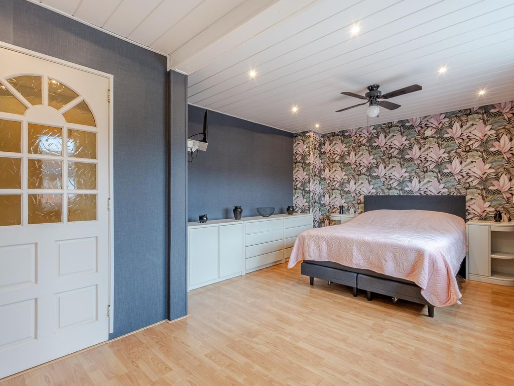 Rembrandtstraat 57, Hardinxveld-Giessendam